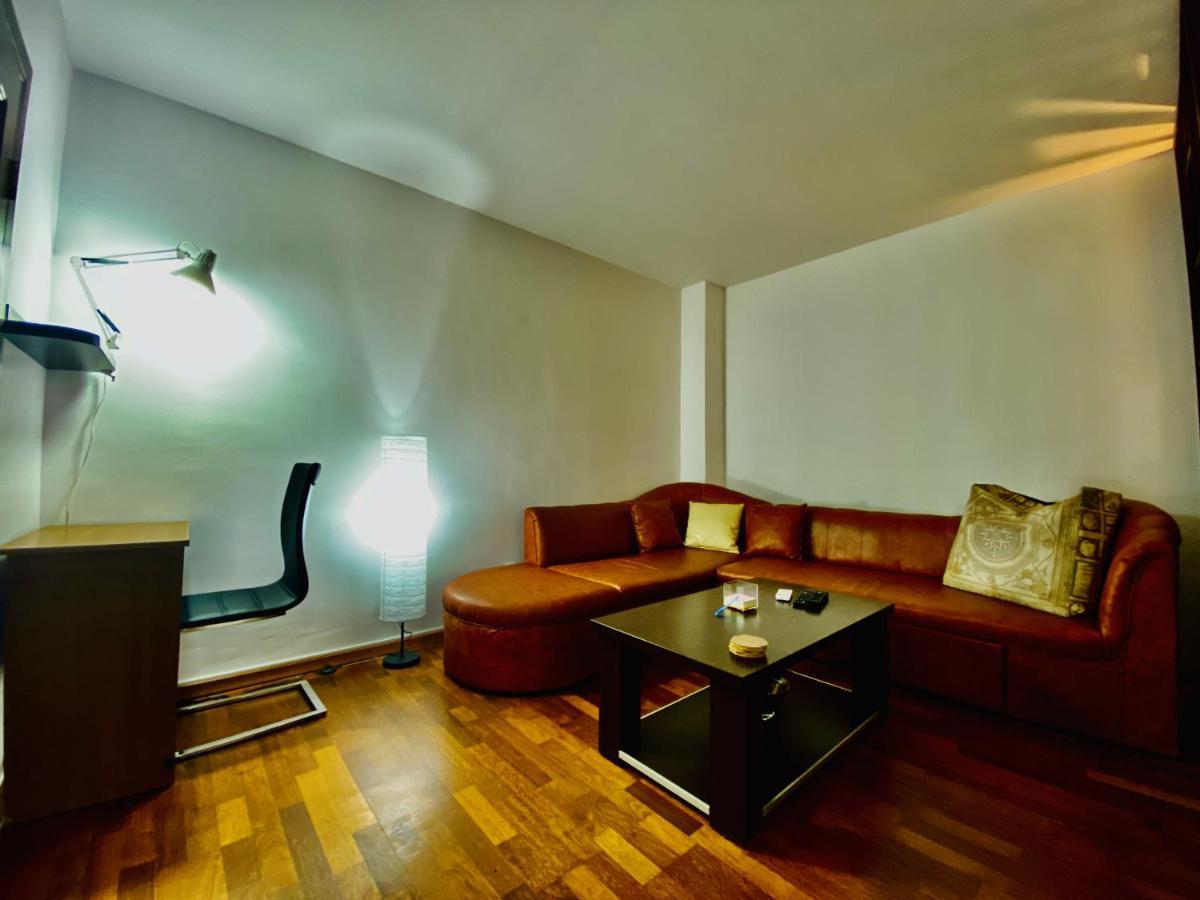 Central & Comfortable Studio Targoviste Exterior photo